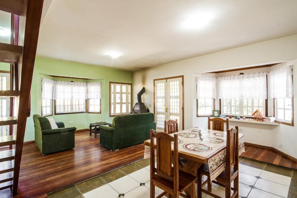 הוילה Casa Do Esquilo Campos Do Jordao Area Externa De 2000 M2 מראה חיצוני תמונה